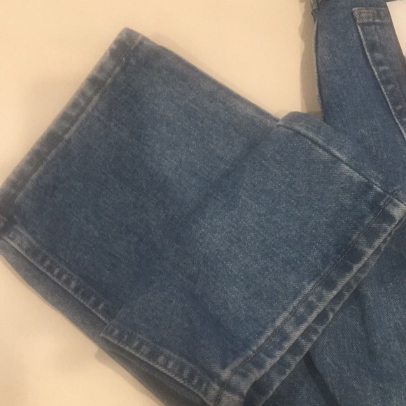 New wrangler Relaxed fit 32/30 - Picture 3 of 4